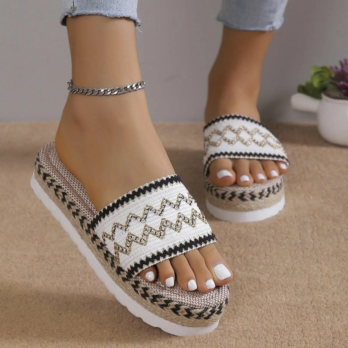 Chic open toe platform sandals