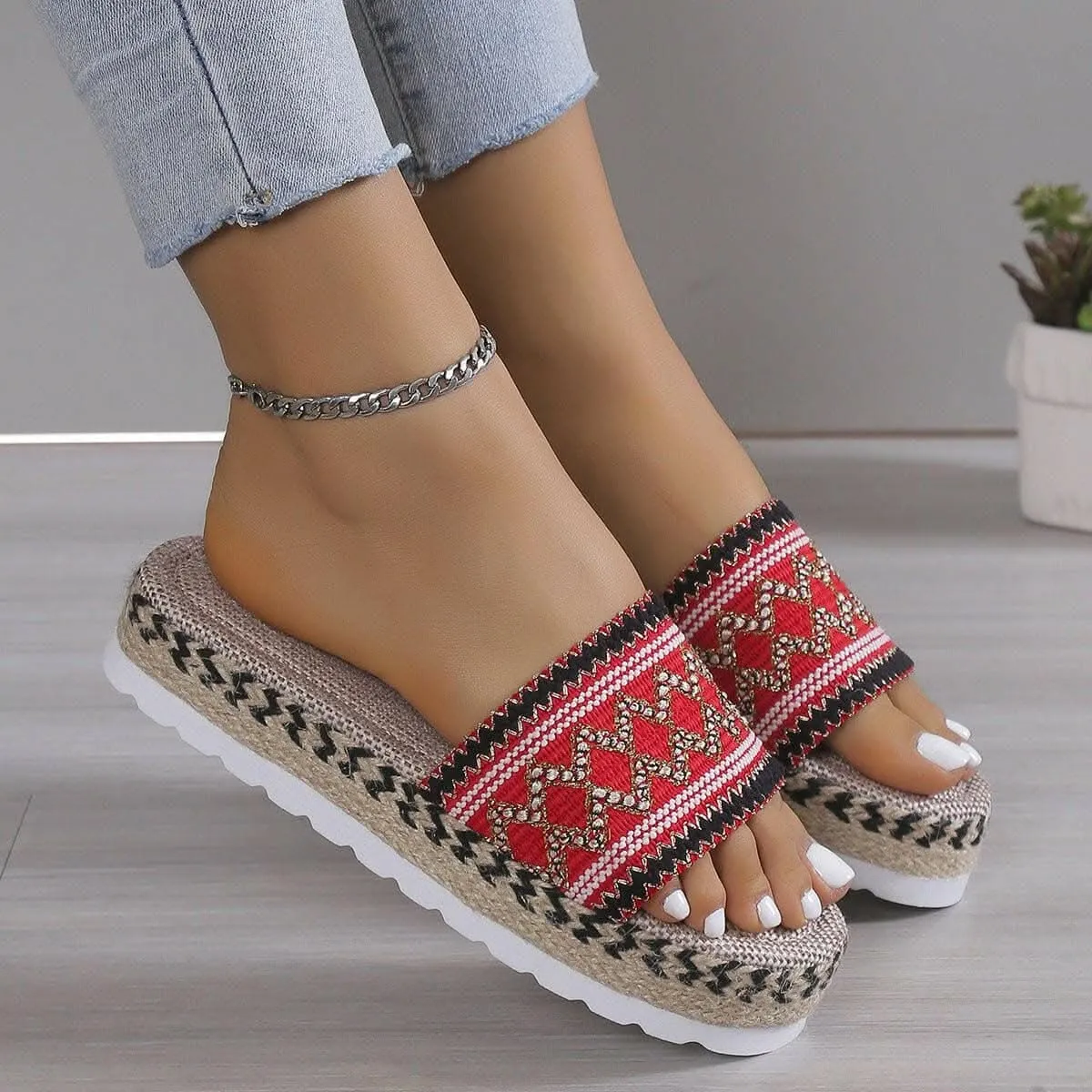 Chic open toe platform sandals