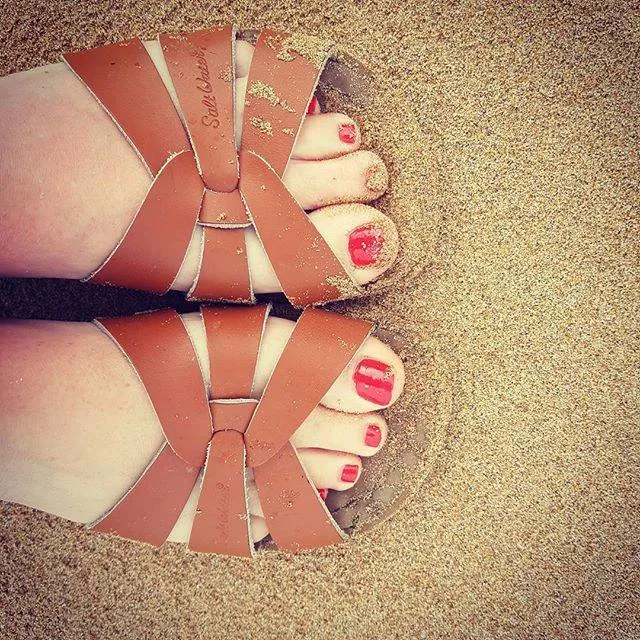 Original sandal (tan, Adult)
