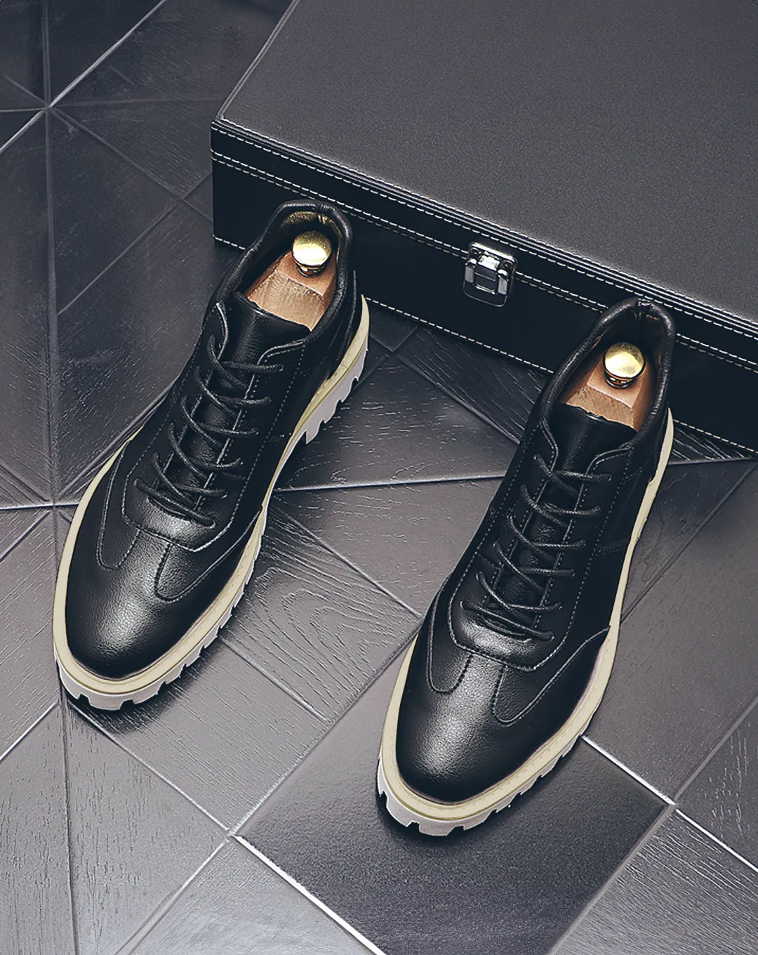♂♀Rugged Sole Sneakers