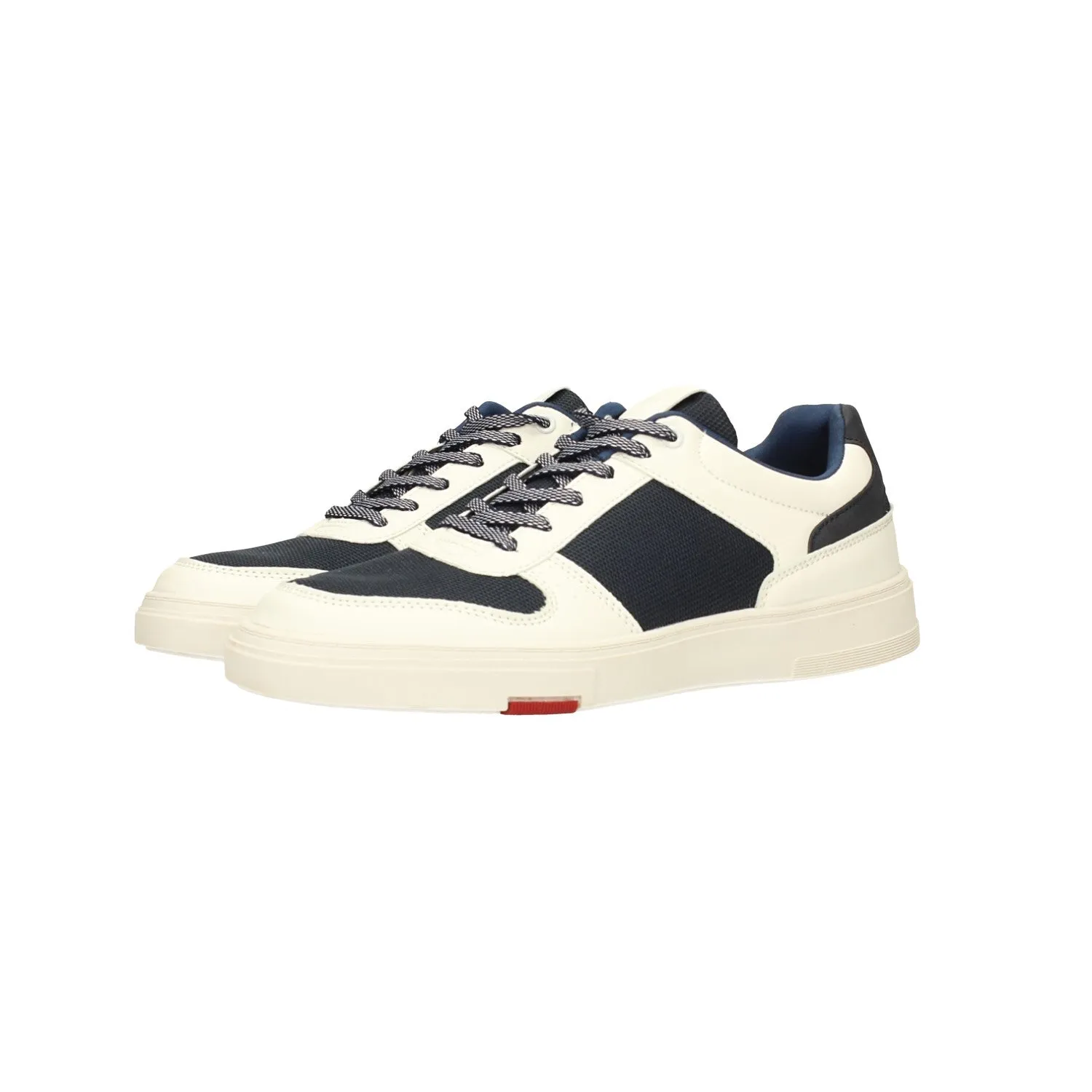 Sneakers traforate. sottopiede in Memory.