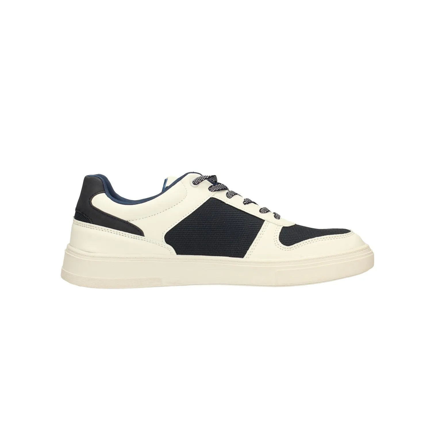 Sneakers traforate. sottopiede in Memory.