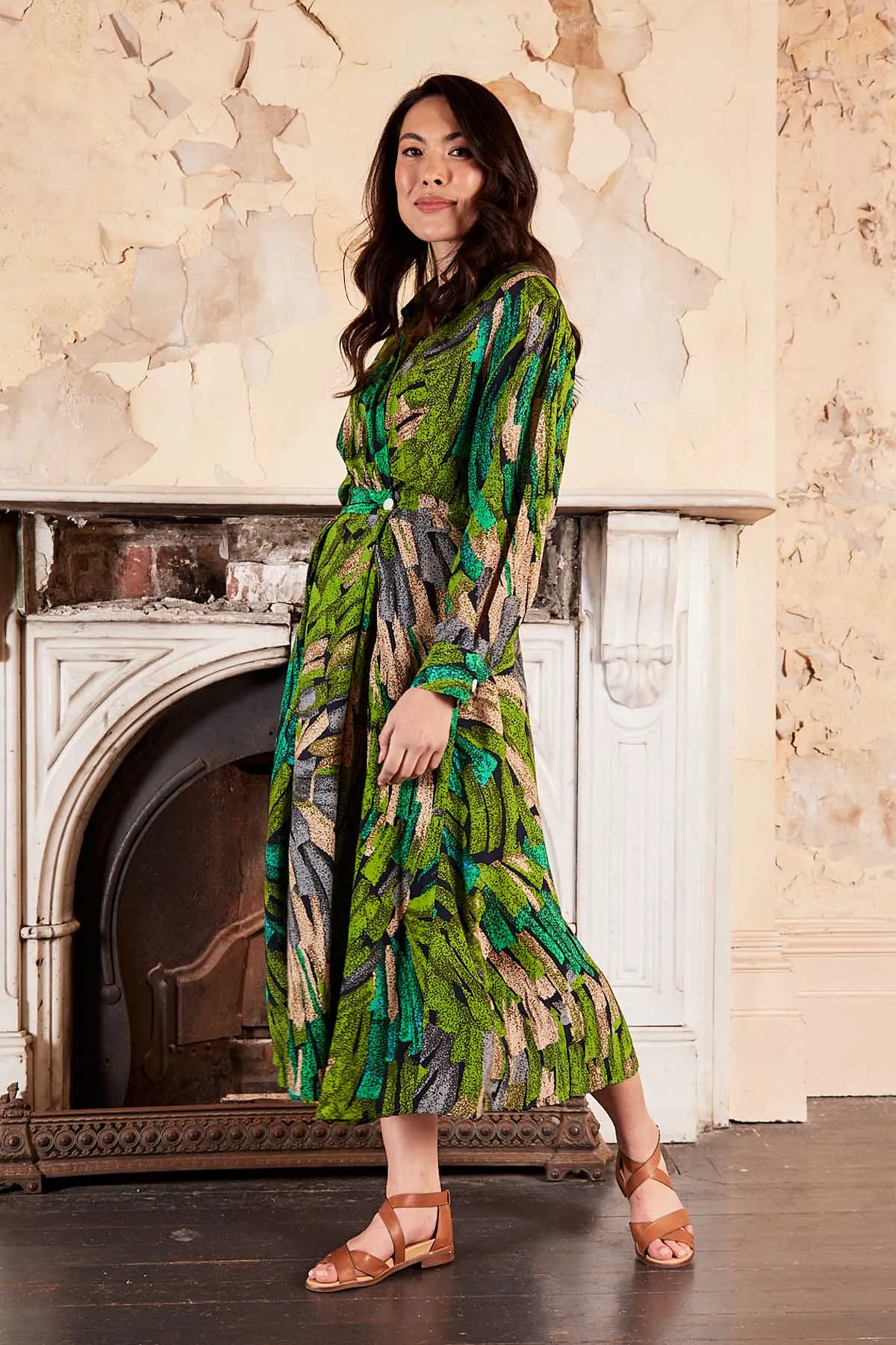 Vivant Parisian Midi Wrap Dress Green in Viscose
